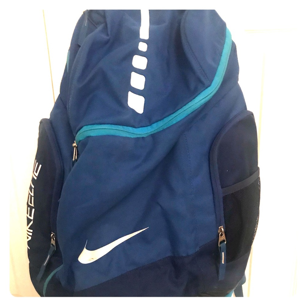Nike Elite Bag